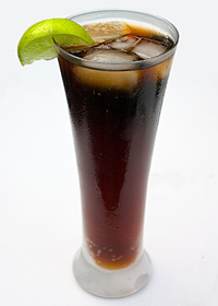Cuba Libre – klassisk romdrink med en historie bag navne